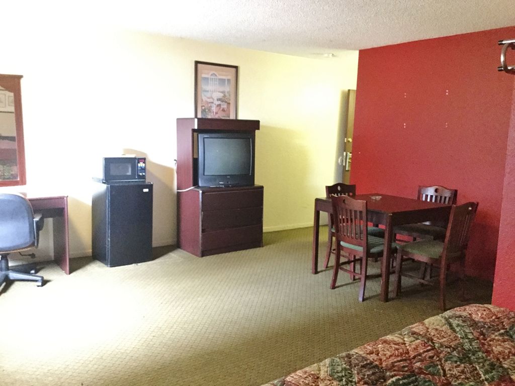 Rodeway Inn Benton Phòng bức ảnh